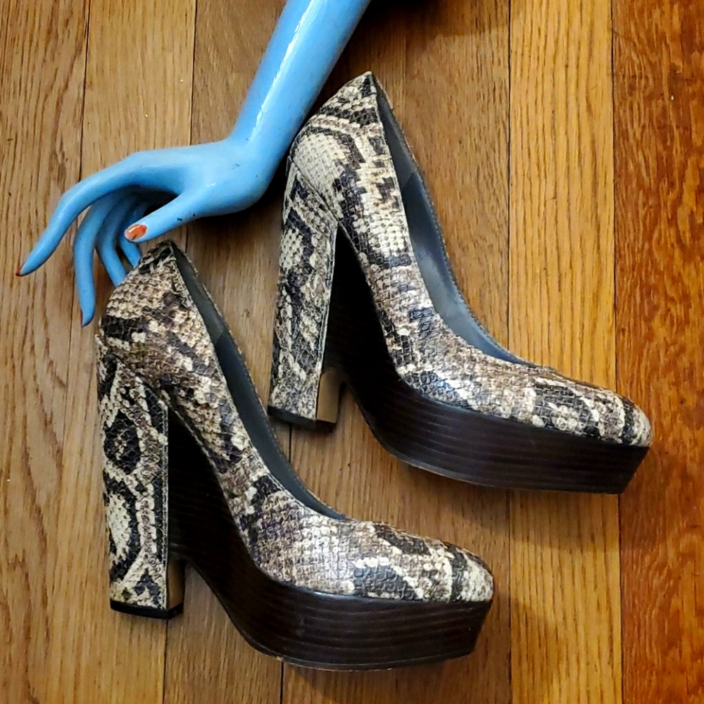 Rosegold python art deco wedges
